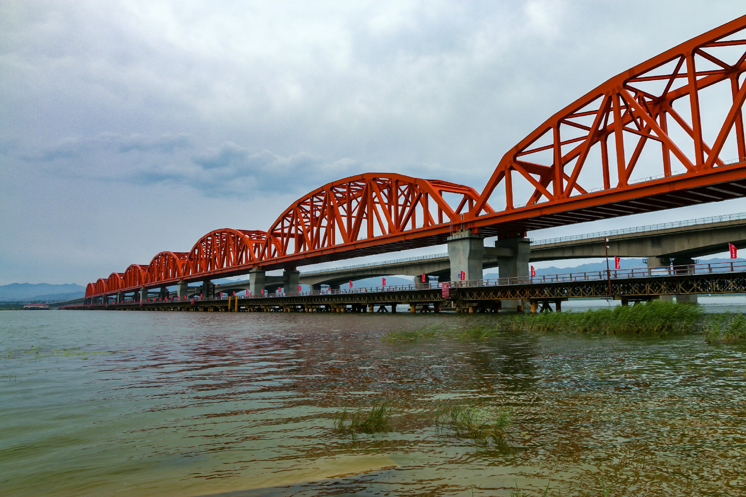 京張高鐵官廳水庫特大橋